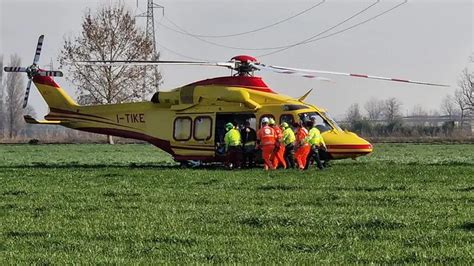 pompiano uomo si da fuoco|Si dà fuoco nei campi a Pompiano, luomo è morto in ospedale